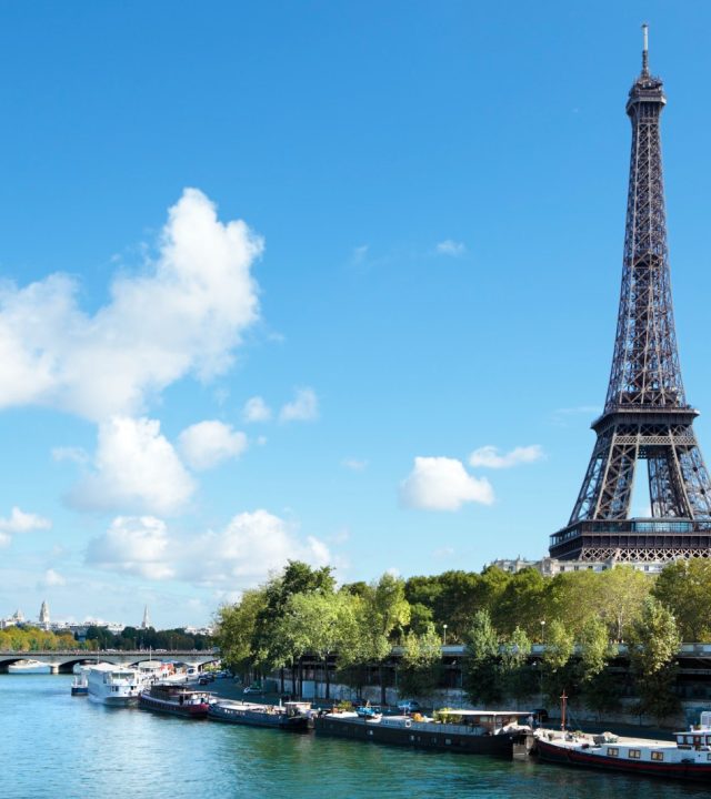 Tour Eiffel à Paris : symbole des études en France pour étudiants internationaux | LinkedU